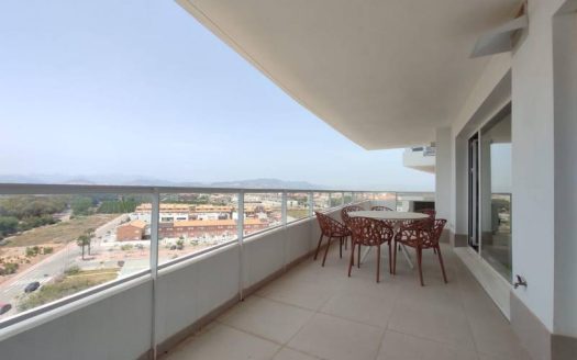 Apartament na 8 piętrze z panoramicznym widokiem na góry i morze i basenem na dachu w pobliżu Walencji