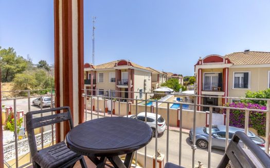 Przytulny dom szeregowy z prywatnym basenem w Campoamor