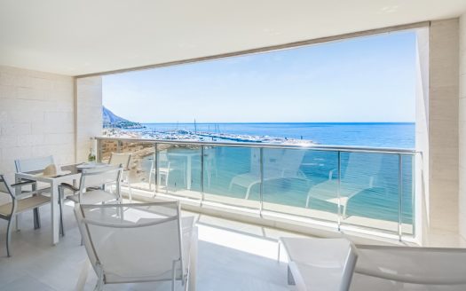 Nowoczesny apartament w pierwszej linii z widokiem na morze, z licencją turystyczną, Altea