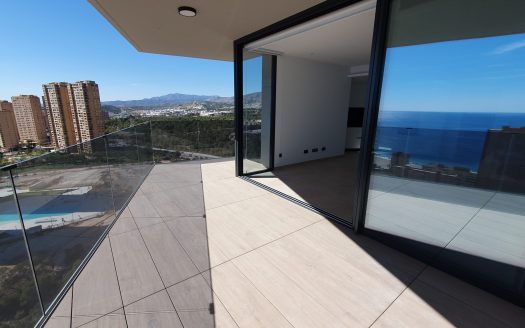 Nowoczesny Apartament z Widokiem na Morze w Benidormie – Luksus, Komfort i Prestiż przy Plaży Poniente