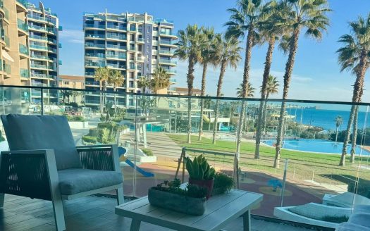 Ekskluzywny apartament z widokiem na morze – Punta Prima