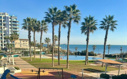 Ekskluzywny apartament z widokiem na morze – Punta Prima