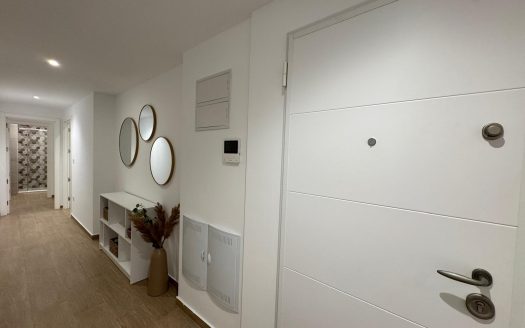 Nowoczesny apartament w centrum Torrevieja – 450 m od plaży del Cura