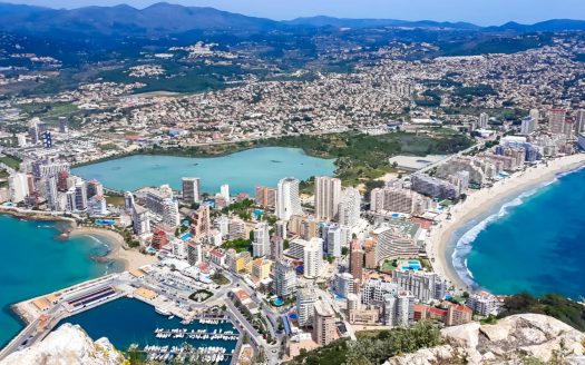 Nowy apartament z widokiem na lagunę, blisko plaży w Calpe