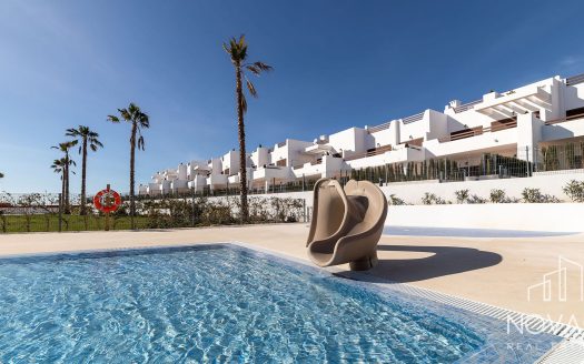 Bungalow w pierwszej linii brzegowej z bocznym widokiem na morze w Andaluzji