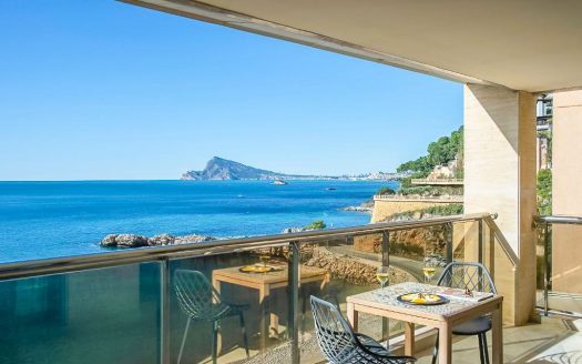 Nowoczesny apartament w pierwszej linii z widokiem na morze, z licencją turystyczną, Altea