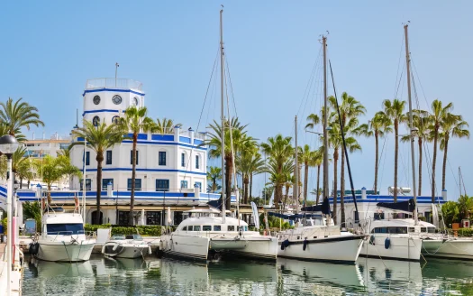 Apartament z dużym tarasem i wschodnią ekspozycją, 1. piętro – Estepona