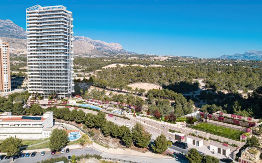 Nowy, w pełni umeblowany apartament na 19 piętrze w Benidorm z 3 sypialniami i 2 łazienkami