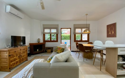 Narożny dom z dwoma sypialniami z ogrodem blisko plaży La Mata