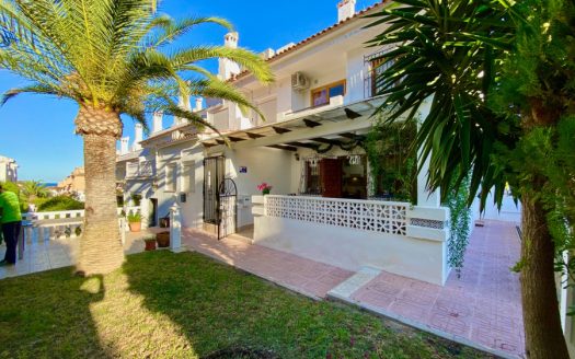 Narożny dom z dwoma sypialniami z ogrodem blisko plaży La Mata