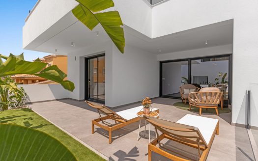 Penthouse z widokiem na morze w Benitachell – komfort, natura i cisza