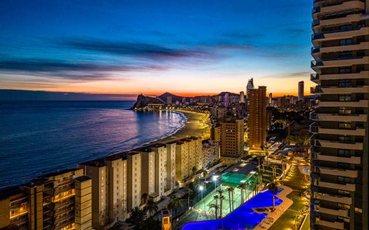 Apartament w prestiżowym kompleksie z podgrzewanym basenem w Benidorm