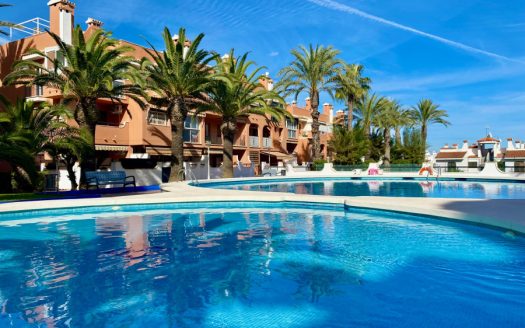 Apartament na najwyższym piętrze z prywatnym solarium i widokiem na morze – Gran Sol, La Mata