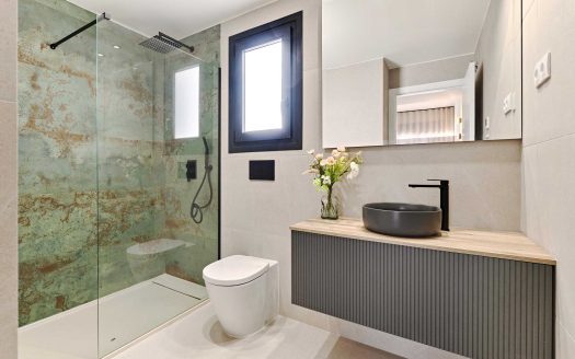 Bungalow dolny z widokiem na basen, 250 m od morza