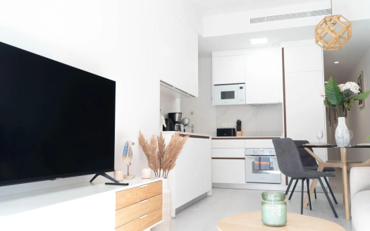 Apartament z 2 sypialniami, z balkonem i solarium – centrum Torrevieja