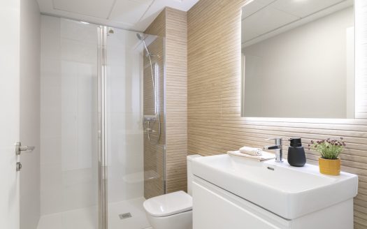 Nowy apartament z trzema sypialniami i dużym tarasem w Gran Alacant, kilka minut od plaży.