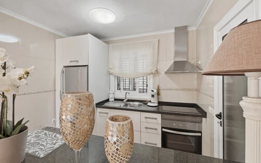 Dom na sprzedaż w La Mata, Torrevieja – 700 m od plaży | 3 sypialnie | widok na morze | idealny dla rodziny