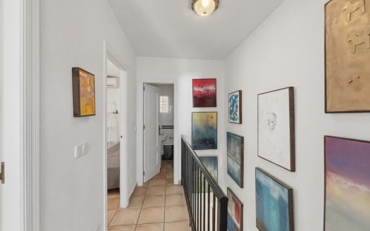 Dom z widokiem na morze na sprzedaż w La Mata, Torrevieja – 3 sypialnie | basen | 100 m od plaży