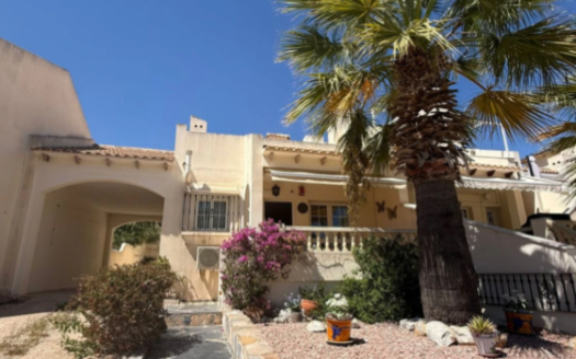 Dom w Las Ramblas z ogrodem i basenem – Orihuela Costa