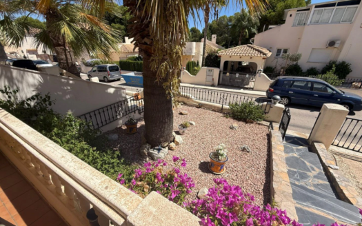 Dom w Las Ramblas z ogrodem i basenem – Orihuela Costa