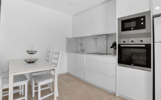Dom na sprzedaż w Playa Flamenca – 3 sypialnie, ogród i solarium