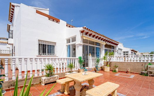 Dom narożny w Punta Prima z widokiem na morze – Costa Blanca