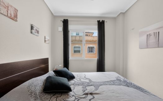 Szeregowiec z solarium i basenem na sprzedaż w Villamartin