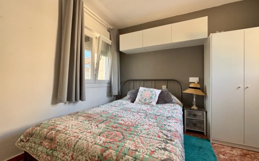 Dupleks na sprzedaż w Torreblanca, Torrevieja – 3 sypialnie, prywatne solarium i basen