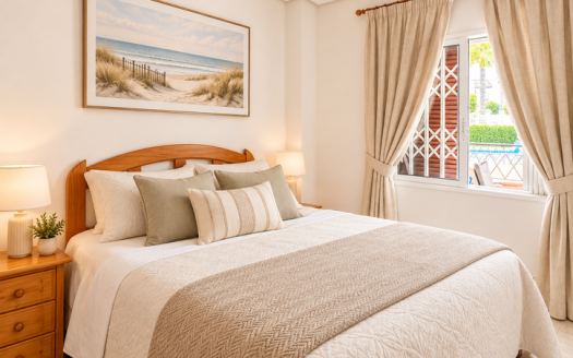 Apartament z dużym tarasem i widokiem na basen, 400 m od plaży La Mata – Torrevieja