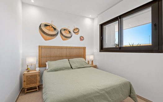 Nowy apartament na sprzedaż w Hiszpanii – 2 sypialnie, 2 łazienki, taras, basen i parking