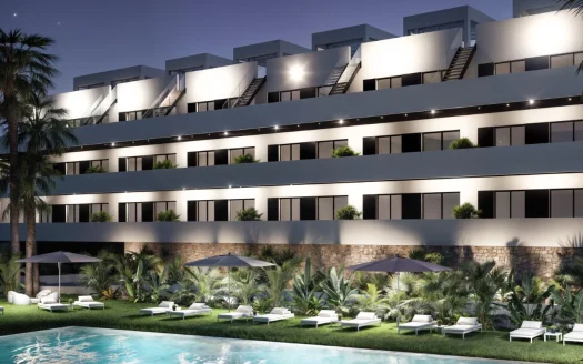 Penthouse z dużym solarium w Finestrat – widok na morze i 3 baseny
